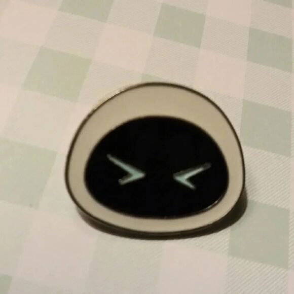 4/$20🎉Eva enamel pin  - Picture 1 of 1